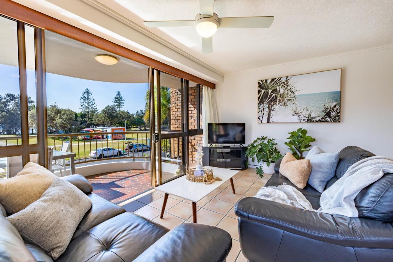 Coastal Sol -Right On Clarkes Beach! Byron Bay Exterior foto